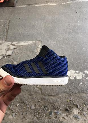 Кроссовки высокие  adidas на резинке