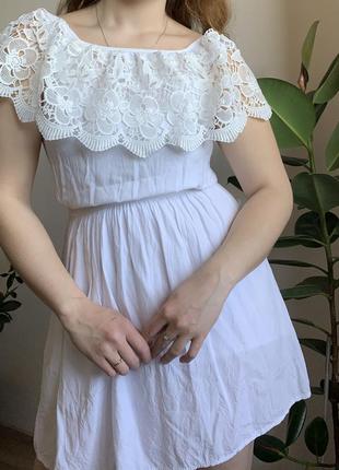Біла літня сукня плаття з мереживом