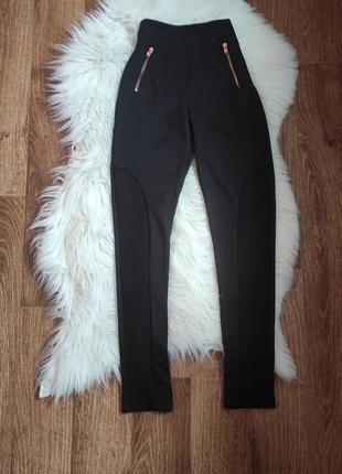 Лостны штаны на девочку а школу (9-10 лет)