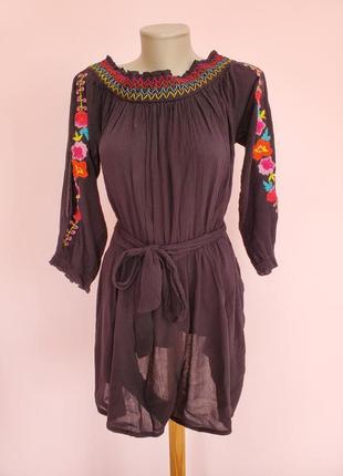 Шикарний брендовий віскозний комбінезон- ромпер з вишивкою