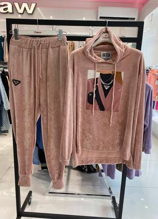 Стильный костюм, плюшевый веоюр,хорошая качественная турция.