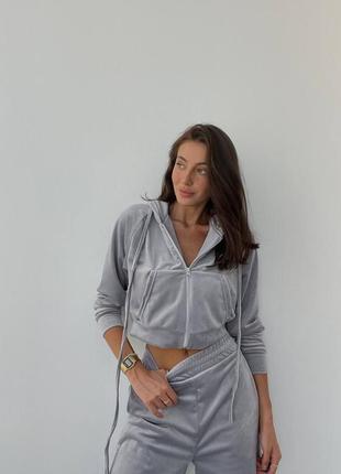 Женский велюровый спортивный костюм кофта на замке и свободные штаны клеш с высокой посадкой3 фото