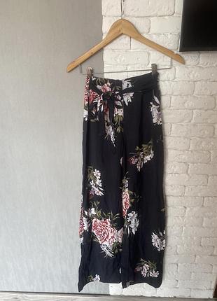 Штани у квітковий принт, кюлоти miss selfridge , xs