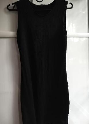 Чорне міні сукня в обтяжку