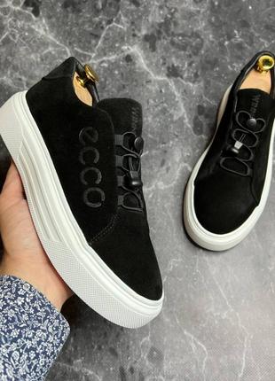 Чоловічі кеди чорні на високій білій підошві з натуральної замші, замшеві кросівки чорні ecco