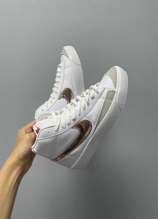 Кросівки жіночі nike blazer mid 77 vintage white gold logo/кроссовки женские найк блэйзер винтаж6 фото