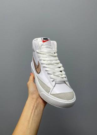 Кросівки жіночі nike blazer mid 77 vintage white gold logo/кроссовки женские найк блэйзер винтаж2 фото