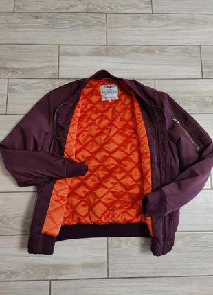 Бомбер original bombers flight jacket
оригінал7 фото