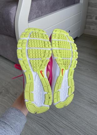 Яркие розовый спортивные кроссовки nike 35-36 размер4 фото