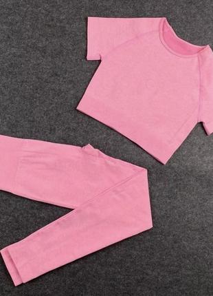 Жіночий фітнес костюм з