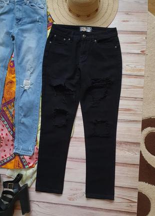 Рваные джинсы мом1 фото
