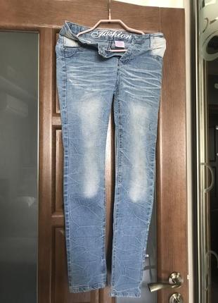 Вузькі джинси для дівчинки