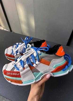 Жіночі кросівки