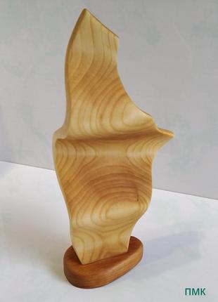 Дерев'яна статуетка 