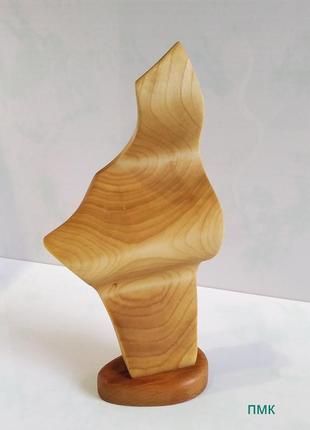 Дерев'яна статуетка 