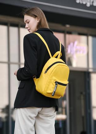 Яскравий жовтий рюкзак для дівчат, що цінують стиль і комфорт4 фото