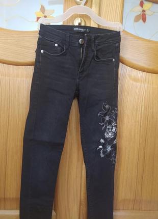 Джинси штани з квітковою вишивкою, 146-158см5 фото