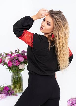 Блузка со вставками кружева и пышными рукавами