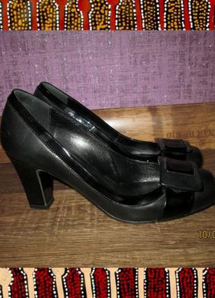Туфлі шкіряні фірмові kurt geiger італія