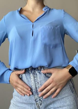 Блуза в блакитному кольорі1 фото