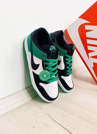 Чоловічі кросівки nike dunk low classic green

/ мужские кроссовки найк дунк/ зеленые3 фото