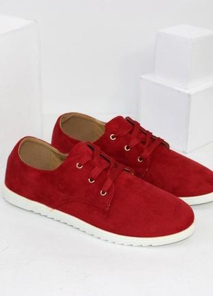 Жіночі туфлі на шнурках в червоному кольорі