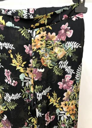 Классные летние брюки в принт цветы3 фото