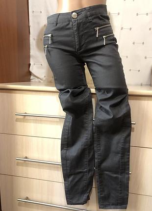 Джинси скіні