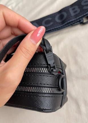 Marc jacobs snapshot total black logo чорна жіноча міні сумочка з червоною підкладкою всередині марк джейкобс черная сумка с красной подкладкой внутри6 фото