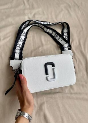 Marc jacobs snapshot white black logo ii стильна чорно біла брендова сумочка марк джейкобс женская черно белая сумка инь янь