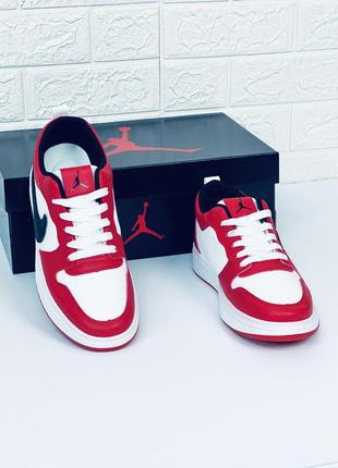 Кросівки чоловічі nike air jordan retro 1low red кросівки найк джордан6 фото