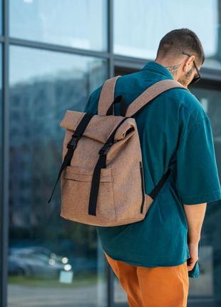 Чоловічий великий місткий рюкзак рол в коричневому кольорі7 фото