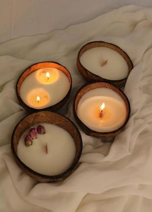 Ароматна соєва свічка у кокосі6 фото