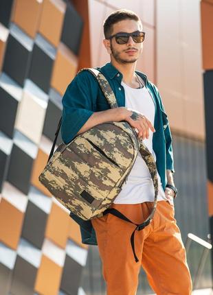 Чоловічий рюкзак тканевий в кольорі камуфляж для ноутбука6 фото