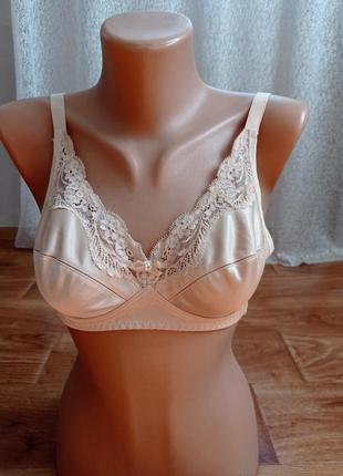 Бюстгальтер