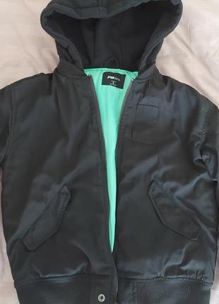 Куртка утеплена з капюшоном