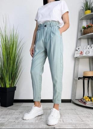 Класичні штани/брюки bershka