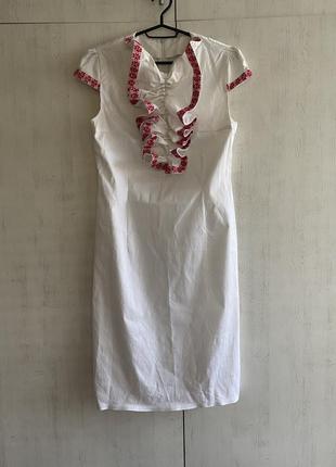 Фігурове шикарне плаття вишиванка