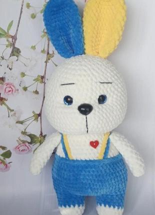 Зайчик патриот, вязаный зайчик, заицец украинский, вязаные игрушки