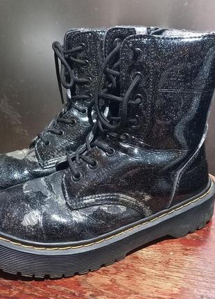 Зимние натуральные кожаные ботинки dr.martens