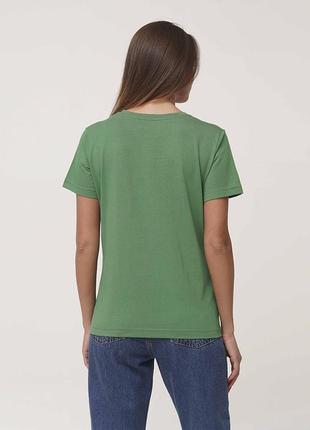 Жіноча повсякденна однотонна бавовняна футболка зеленого кольору з принтом chikiss clv 200/012 фото