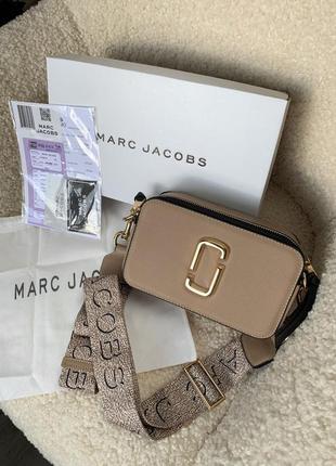 The marc jacobs snapshot brown компактна жіноча сумочка марк джейкобс коричнева темний беж женская брендовая сумка коричневая темный беж4 фото