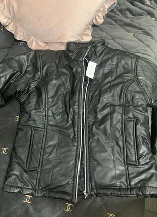 Жіноча шкіряна куртка бомбер5 фото