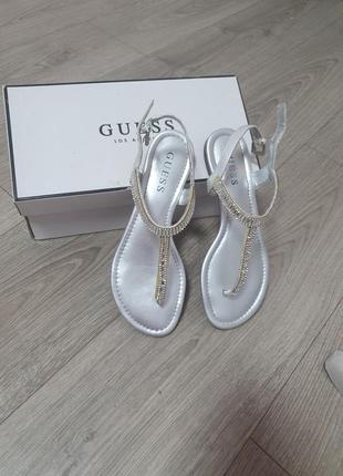 Босоніжки в паєтках guess