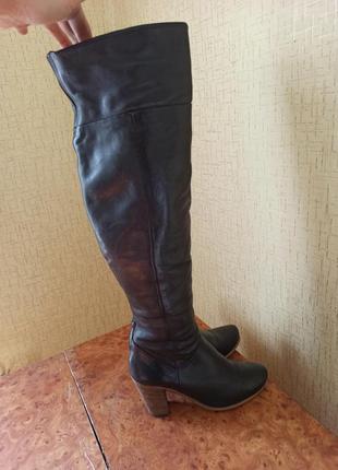 Высокие кожаные сапоги, ботфорты