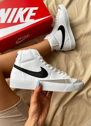 Отличные женские высокие кроссовки nike blazer mid ‘77 vintage white белые с чёрным8 фото