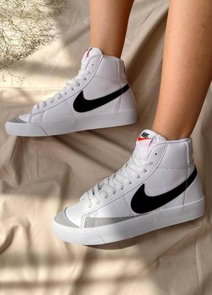 Отличные женские высокие кроссовки nike blazer mid ‘77 vintage white белые с чёрным2 фото