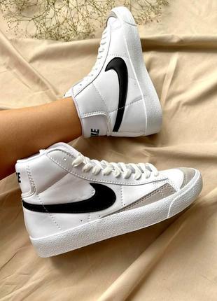 Отличные женские высокие кроссовки nike blazer mid ‘77 vintage white белые с чёрным