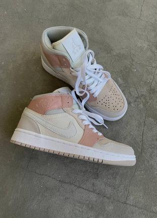 Жіночі кросівки nike air jordan retro 1 “sail light bone”/ женские кроссовки найк аир джордан