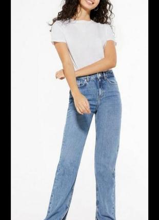 Мегаклассные прямые джинсы с разрезами по низу штанин new look anica